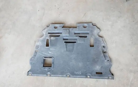 Ford Mondeo MK V Engine splash shield/under tray
