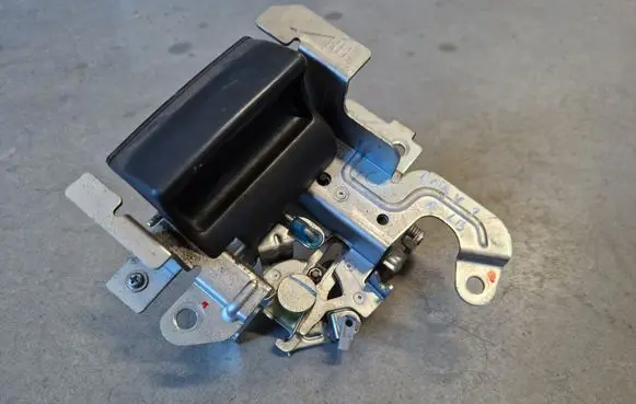 Isuzu D-Max Rear door interior handle