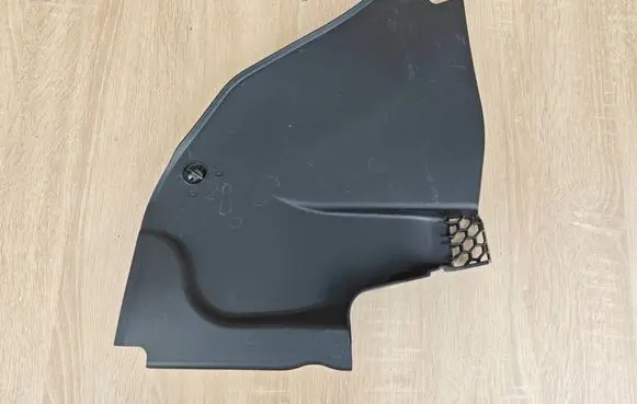 BMW 8 G16 Wiper trim 7435324