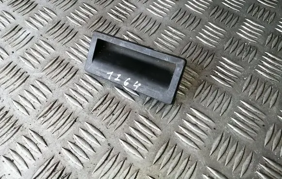 Tailgate opening switch