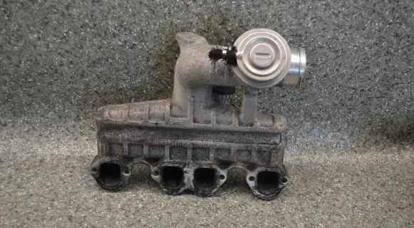 Volkswagen PASSAT B4 Intake manifold 028129711J 25271500