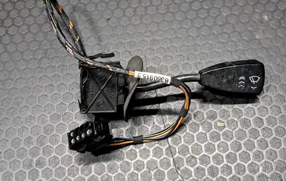 BMW 3 E36 Wiper control stalk 012005 83609153