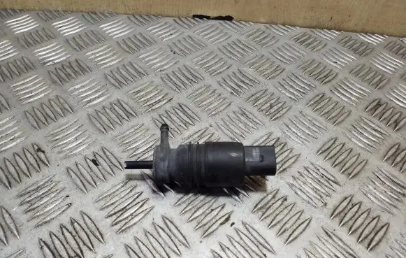 Audi A6 S6 C5 4B Windscreen/windshield washer pump