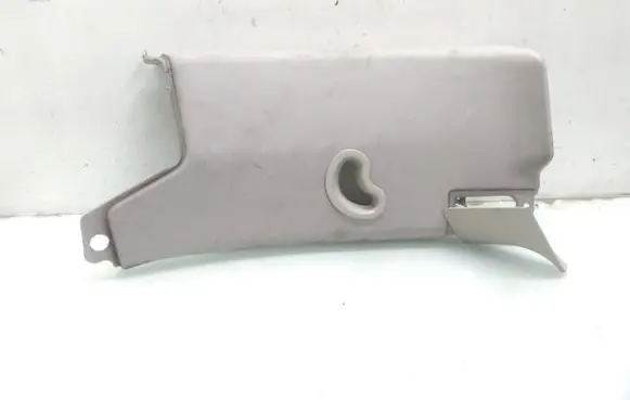 Land Rover Discovery 3 - LR3 (C) pillar trim 631240022