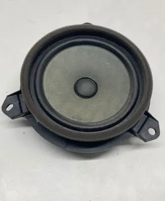Toyota RAV 4 (XA40) Front door speaker 8616052331