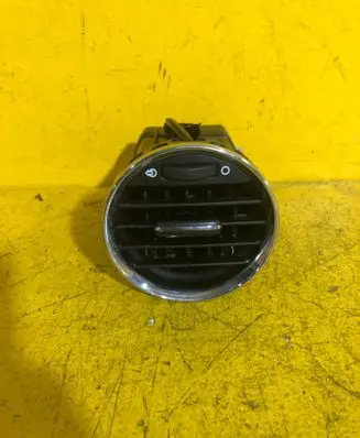 Peugeot 308 Dash center air vent grill 9658515377