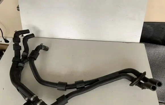 Audi Q7 4M Engine coolant pipe/hose 4M1819350