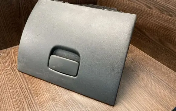 Renault Master III Glove box set 685000045R