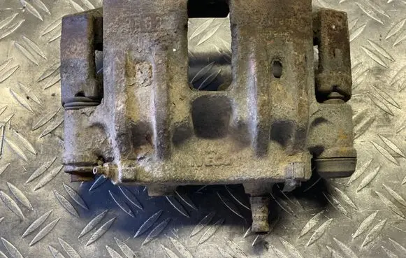 Iveco Daily 30.8 - 9 Rear brake caliper