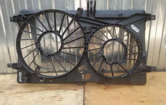 Renault Master III Radiator cooling fan shroud 214814881R