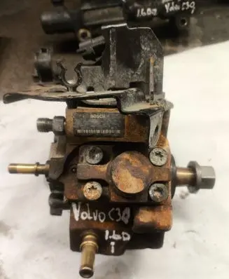 Volvo C30 Fuel injection high pressure pump 9683703780 9683703780A 0445010102