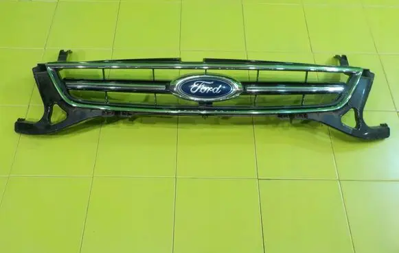Ford Mondeo MK IV Front bumper upper radiator grill BS718200B