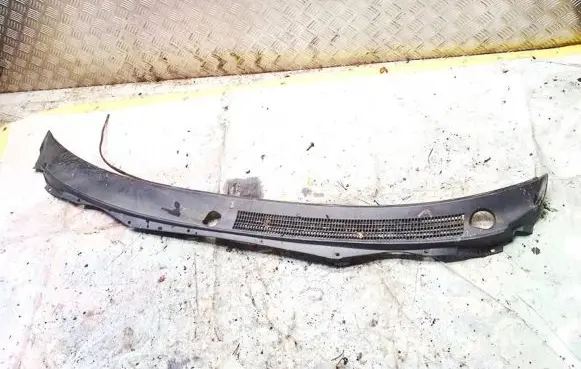 Mitsubishi Pajero Sport I Wiper trim mr221996