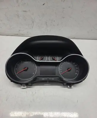 Opel Crossland X Speedometer (instrument cluster) 9828207880 SN30058813 14022018