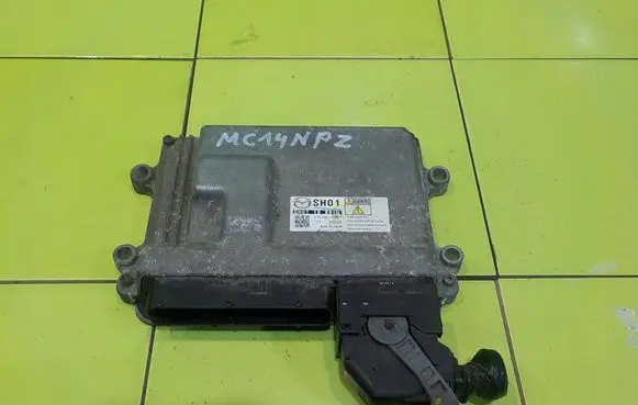 Mazda CX-5 Engine control unit/module 2757006381