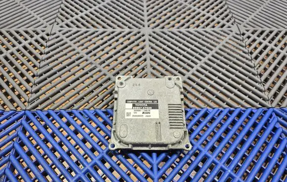 Toyota Prius+ (ZVW40) LED ballast control module 8596747020 264A5406229 3550079678