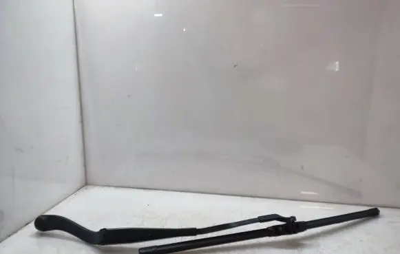 Mercedes-Benz C W204 Front wiper blade arm