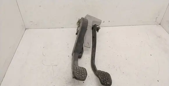 BMW 3 E36 Pedal assembly 1161993