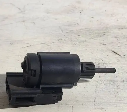 Volkswagen PASSAT B5.5 Brake pedal sensor switch 3B0945511A 19322007 01304