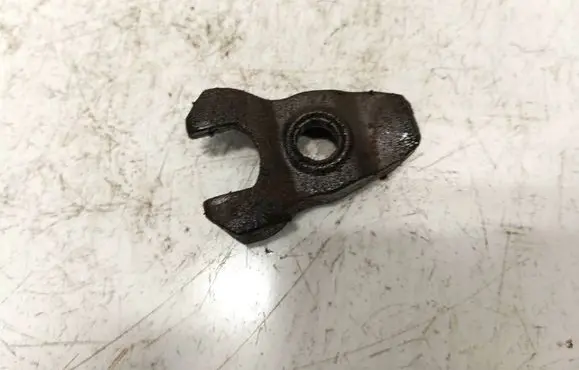 Peugeot 4007 Fuel Injector clamp holder
