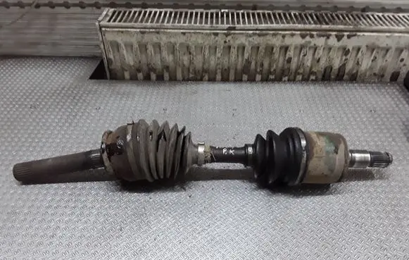 Mitsubishi Pajero Front driveshaft