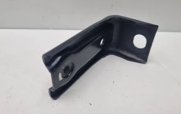 Mercedes-Benz E W212 Radiator support slam panel bracket A2126200028 2126200028