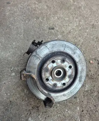 Citroen Xsara Picasso Front wheel hub spindle knuckle