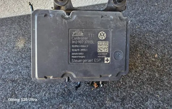 Volkswagen Golf VI ABS Pump 1K0907379BE