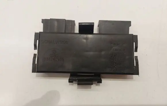 Volkswagen PASSAT B3 Tail light bulb cover holder 333945259