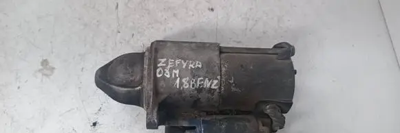 Opel Zafira B Starter motor