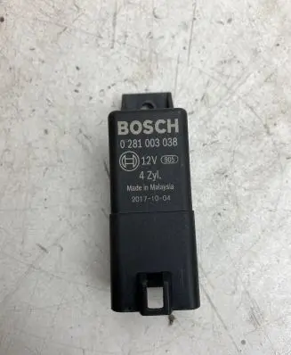 Volkswagen Caddy Glow plug pre-heat relay 038907281D 0281003038