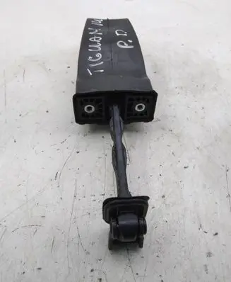 Volkswagen Tiguan Front door check strap stopper