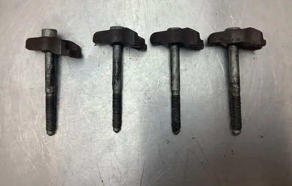 Ford Galaxy Fuel Injector clamp holder