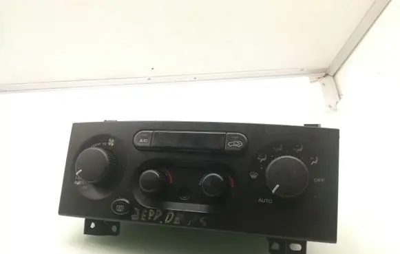 Mitsubishi Pajero Climate control unit 12213219 055116709AD