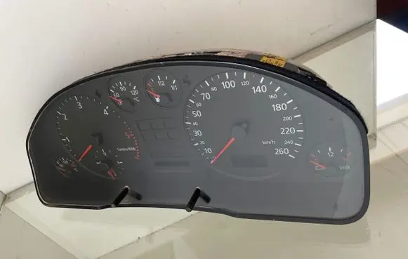 Audi A6 S6 C5 4B Speedometer (instrument cluster) 4B0919860E