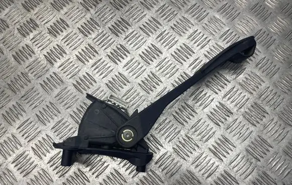 Volvo V70 Accelerator throttle pedal 30636003 6PV00853700