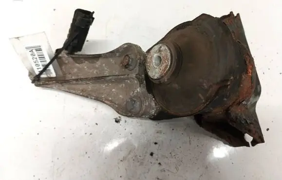 Honda Civic Engine mount bracket 