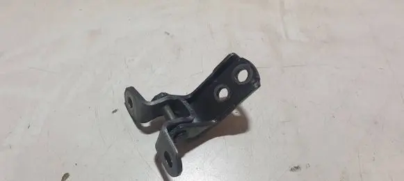 Toyota RAV 4 (XA40) Front door upper hinge 5646