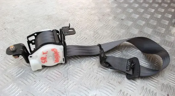 Honda Legend III KA9 Rear seatbelt