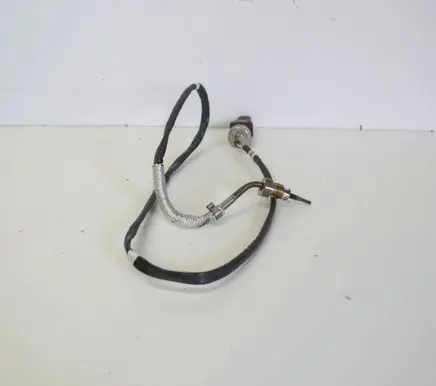 Audi A4 S4 B9 8W Oil temperature sensor 04L919529E