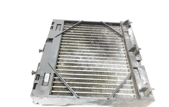 BMW 7 F01 F02 F03 F04 Engine oil radiator 7572542 13880 P8413001