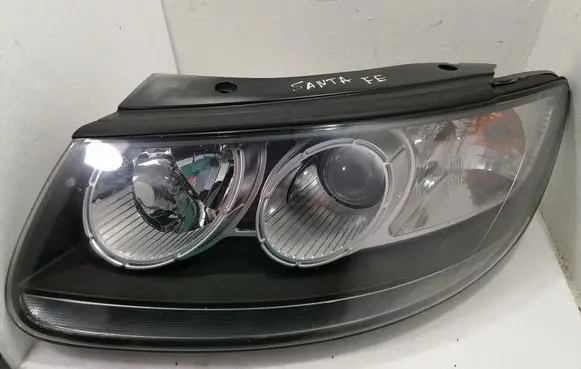 Hyundai Santa Fe Headlight/headlamp 921012B
