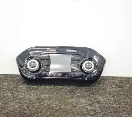 Nissan Juke I F15 Interior fan control switch 
