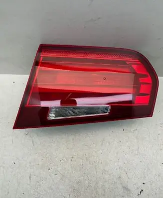 Tailgate rear/tail lights