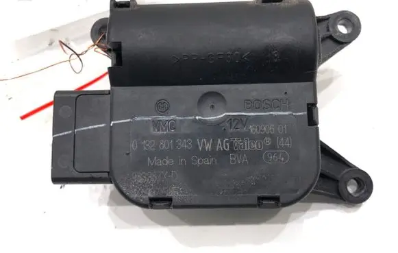 Volkswagen Jetta V Air flap motor/actuator 0132801343