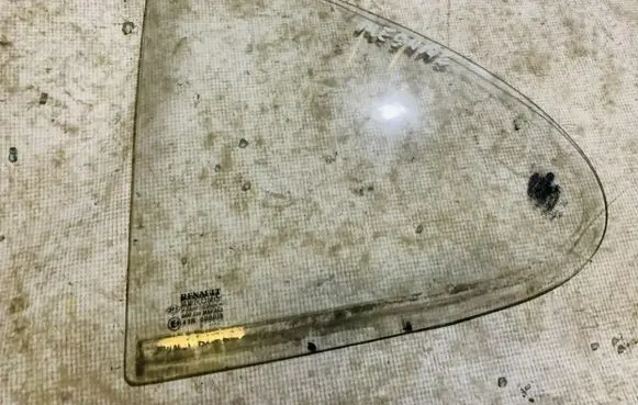 Renault Megane I Rear vent window glass 