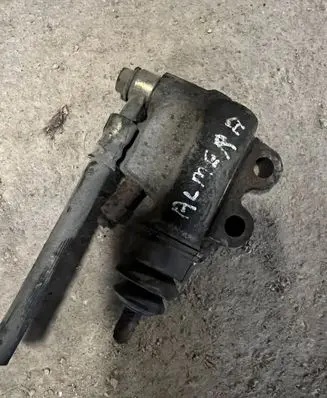 Nissan Almera N16 Clutch slave cylinder 