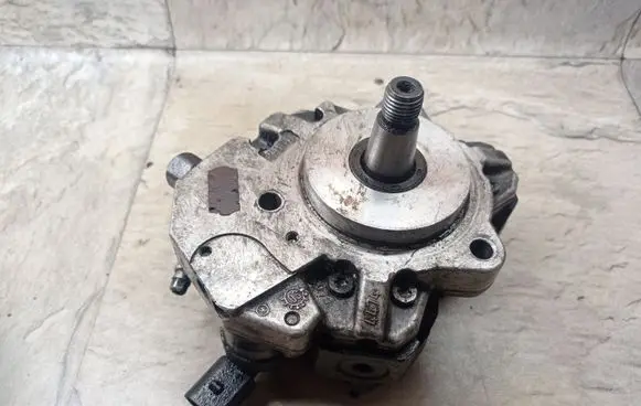 BMW 3 E46 Fuel injection high pressure pump 7788670 0445010045