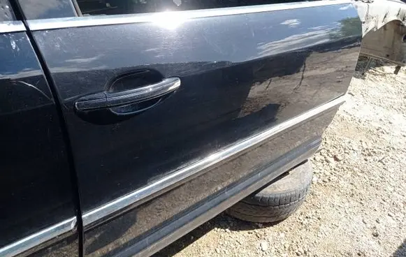Volkswagen Phaeton Front door