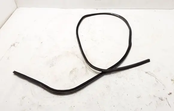 Nissan Pathfinder R51 Trunk rubber seal (body) 908324X00A